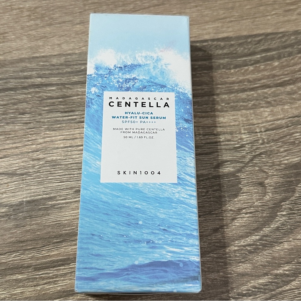 Skin1004 Madagascar Centella Hyalu-Cica Water-Fit Sun‎ Serum SPF50+ PA++++
